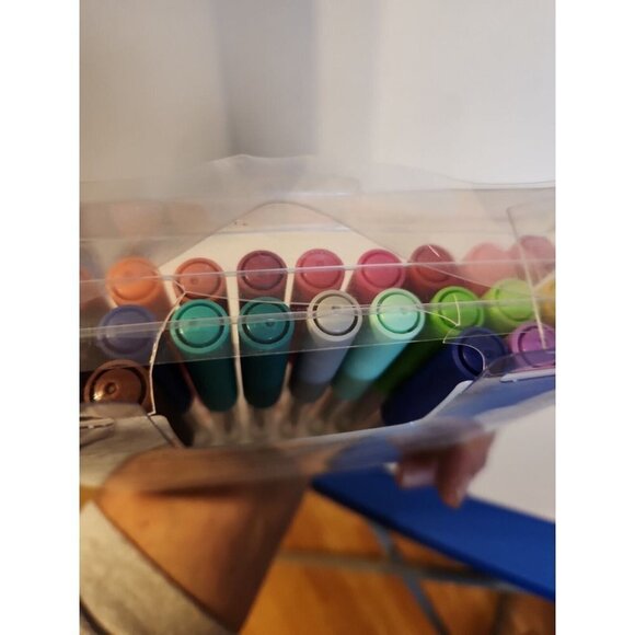 New Cricut Ultimate Extra Fine Point Pen Set (30 ct) 2008025 missing 4 - Picture 3 of 3